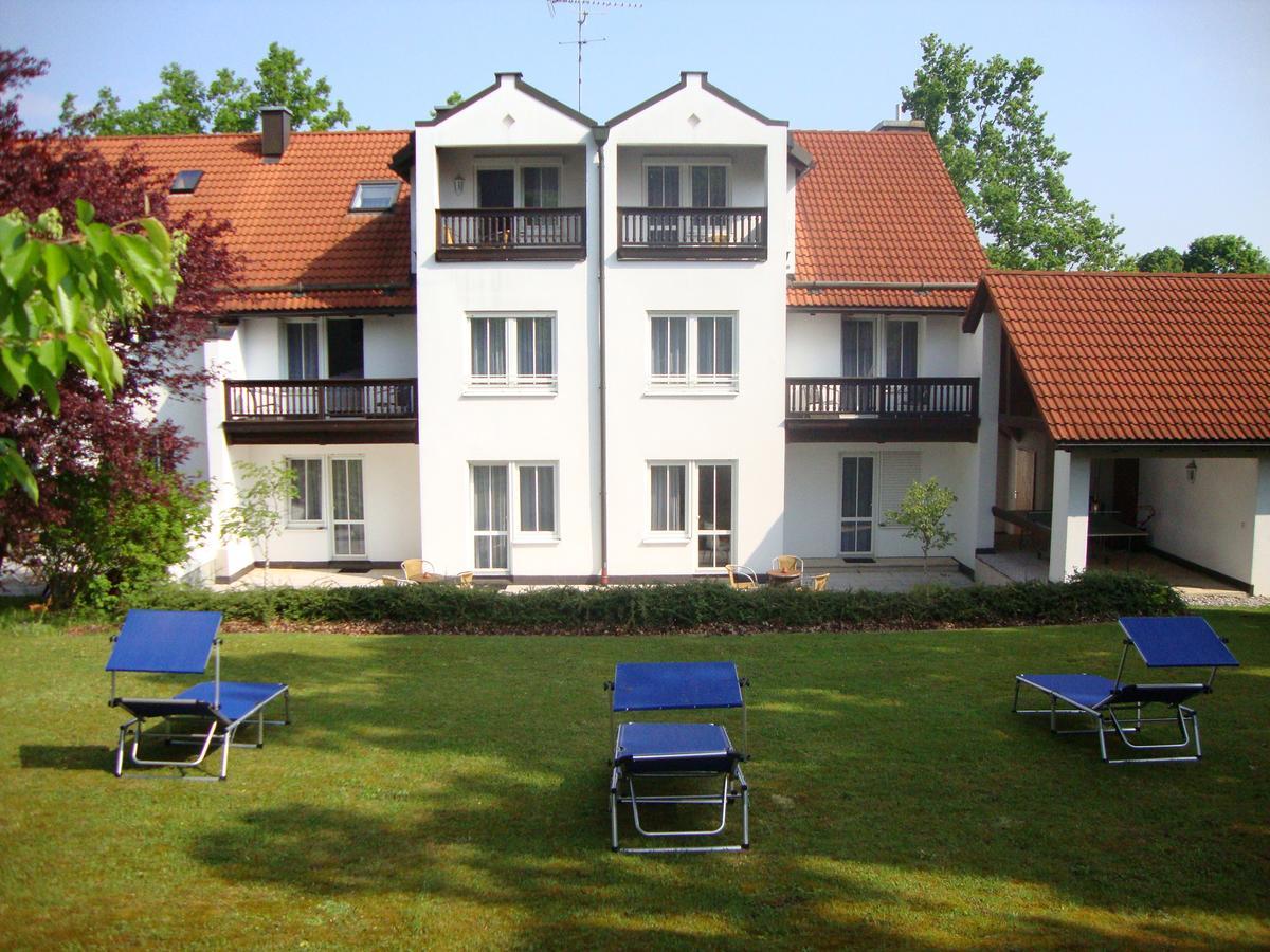 Hotel Garni am Waldhang Gilching Exterior foto